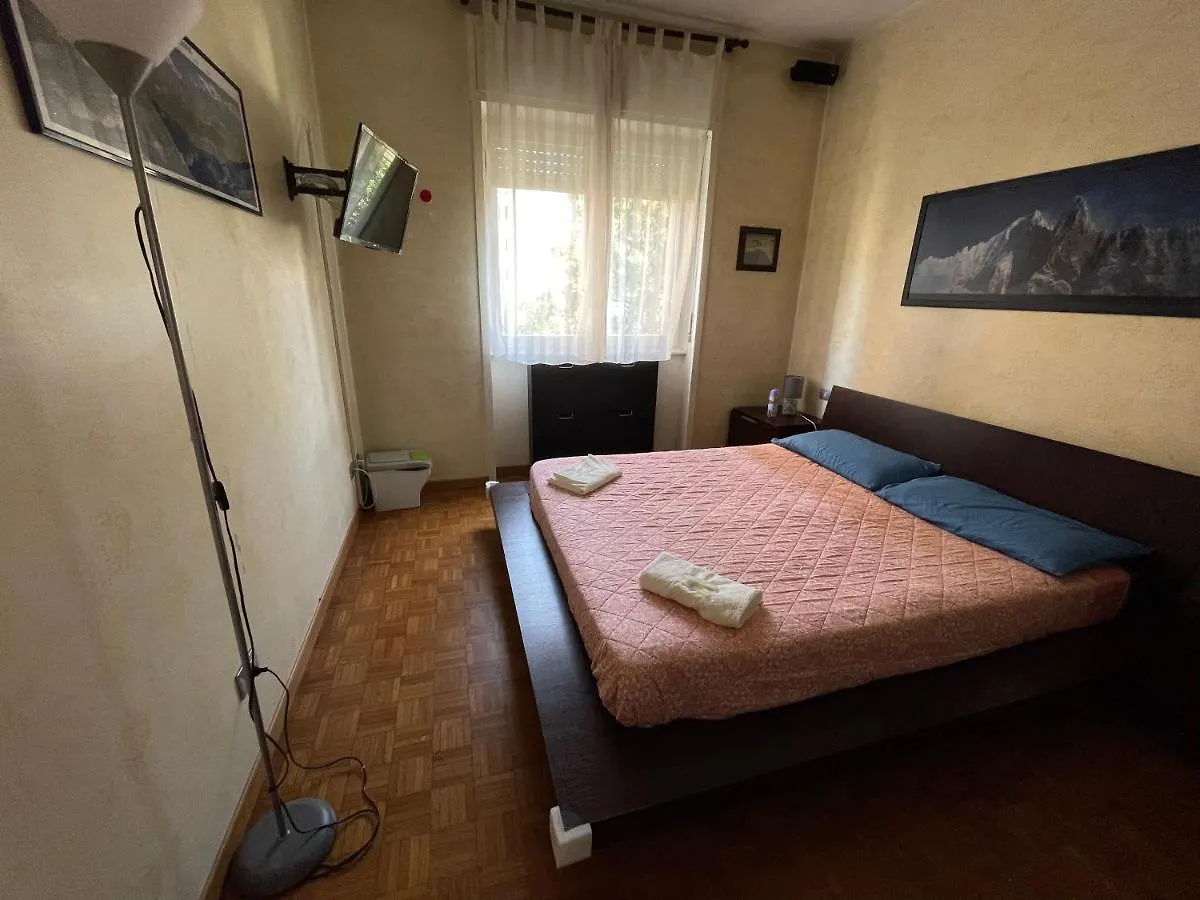 Impeccable 3 Bedroom House Up To 6 People 10 Minutes Away From Duomo Milan 0*,